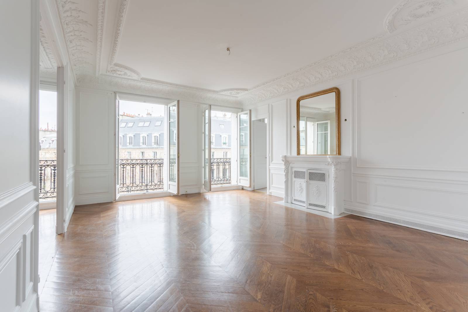 Appartement de standing au 5ème étage avec ascenseur et balcon - Paris 6ème