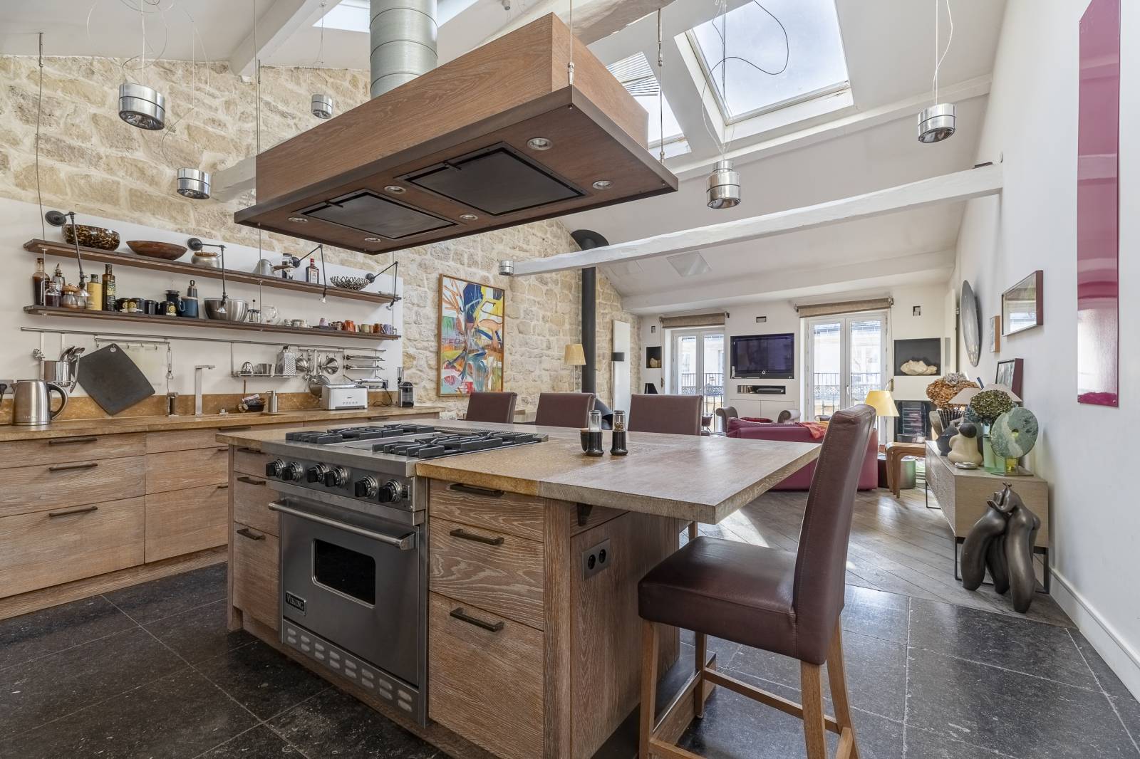 Maison de ville de 427 m² au sol, et 324 m² habitables, édifiée sur 5 niveaux desservis par ascenseur, ainsi que 2 sous-sols aménagés - Paris 6ème : Jardin du Luxembourg - Odéon 