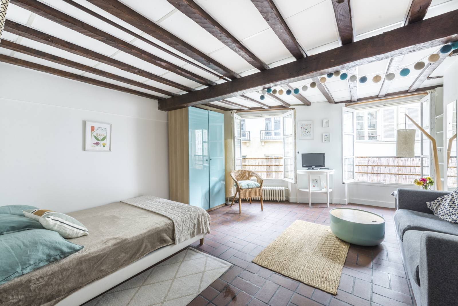 Studio en bon état situé au 3ème étage avec ascenseur - Paris 6ème : rue de Seine | Saint-Germain-des-Prés  