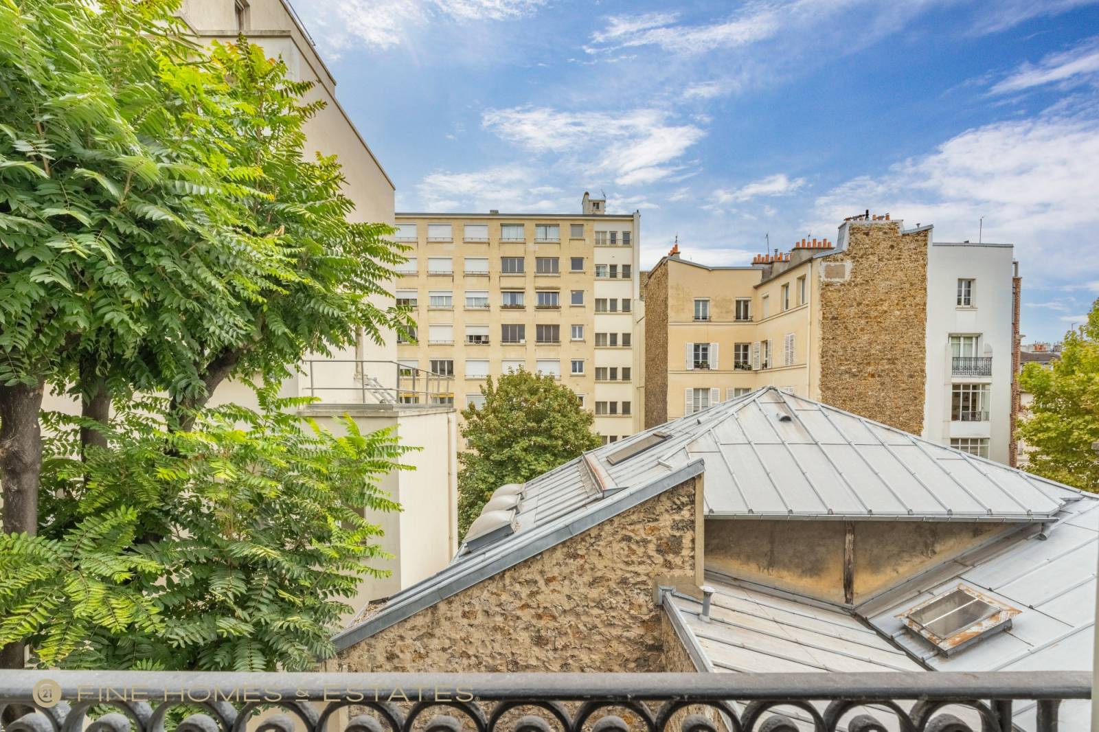 Vue arborée et dégagée - appartement familial à rénover - Paris 6ème : rue de Rennes 