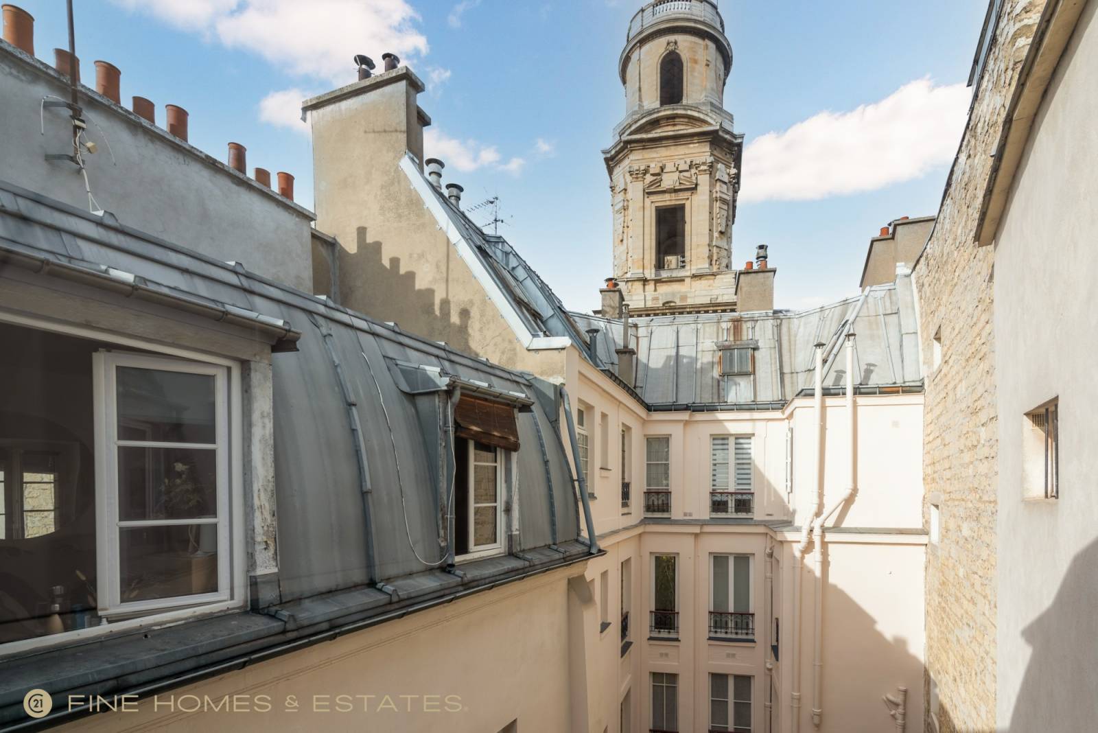 Vue sur l'église Saint-Sulpice depuis l'appartement - Paris 6ème