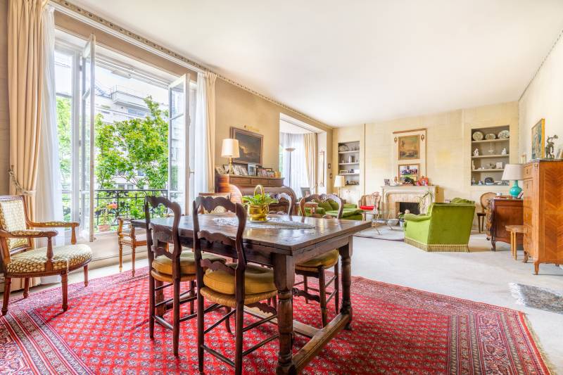 SOUS OFFRE - Appartement familial 5 pièces à rénover au 4ème étage avec ascenseur - Paris 14ème : Boulevard Raspail | Denfert-Rochereau  