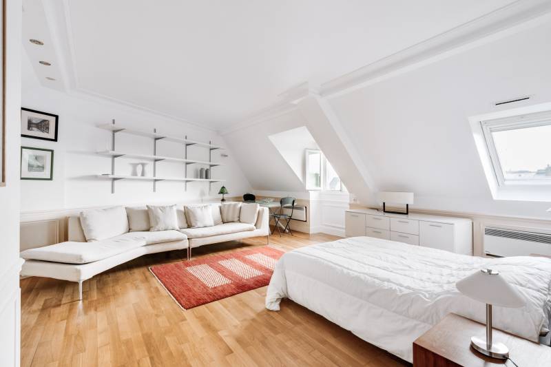 Studio pied-à-terre au 6ème et dernier étage avec ascenseur - Paris 6ème : rue de Rennes | Saint-Germain-des-Prés  