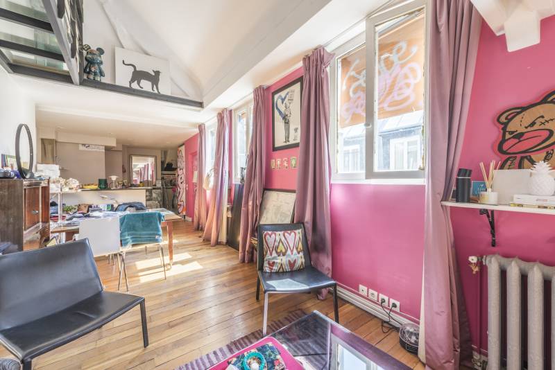 Appartement 2 pièces au 5ème et 6ème étage avec ascenseur - Paris 7ème : rue de Bellechasse | métro Solférino  
