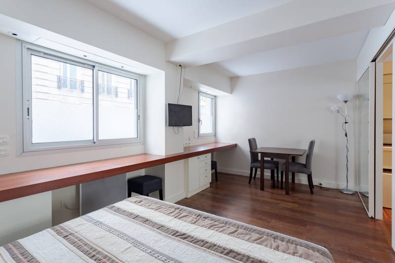 Salon/chambre / studio vendu rue Duguay Trouin, 75006 Paris