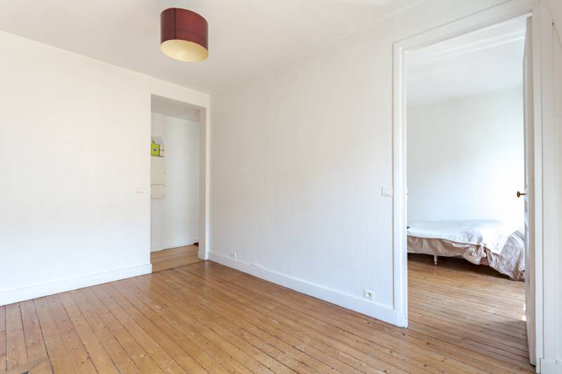 Appartement 2 pièces situé au 6ème et dernier étage avec ascenseur - Paris 12ème : rue de Picpus | métro Bel-Air - Daumesnil  