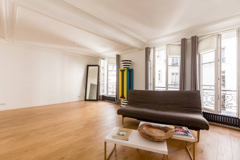 NON DISPONIBLE - Location vide - Appartement 3 pièces avec 2 chambres - Paris 14ème / limite 6ème : Boulevard du Montparnasse - métro Vavin  