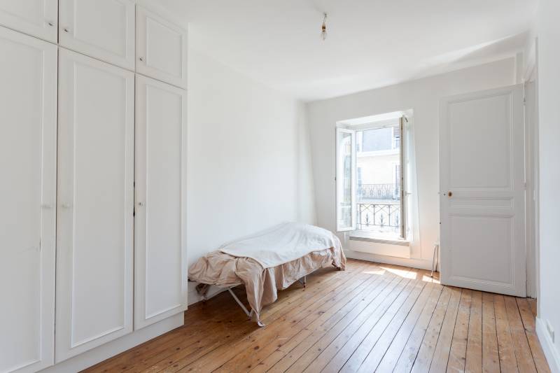 Appartement 2 pièces situé au 6ème et dernier étage avec ascenseur - Paris 12ème : rue de Picpus | métro Bel-Air - Daumesnil  