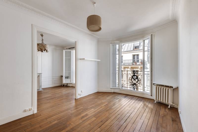 NON DISPONIBLE CAR ACTUELLEMENT LOUÉ - Location vide - Appartement 2 pièces au 4ème étage avec ascenseur - Paris 6ème : rue Régis | métro Vaneau - Saint-Placide  