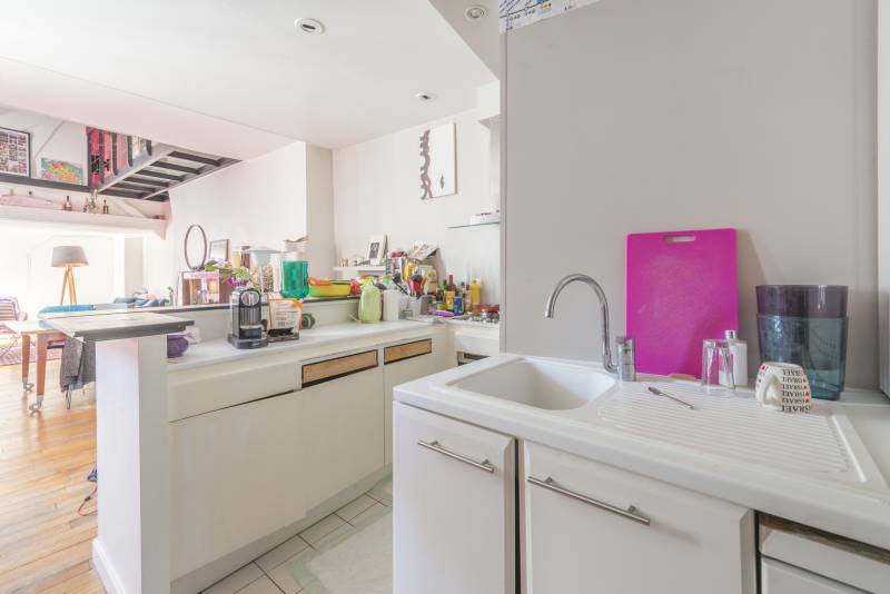 Appartement 2 pièces au 5ème et 6ème étage avec ascenseur - Paris 7ème : rue de Bellechasse | métro Solférino  