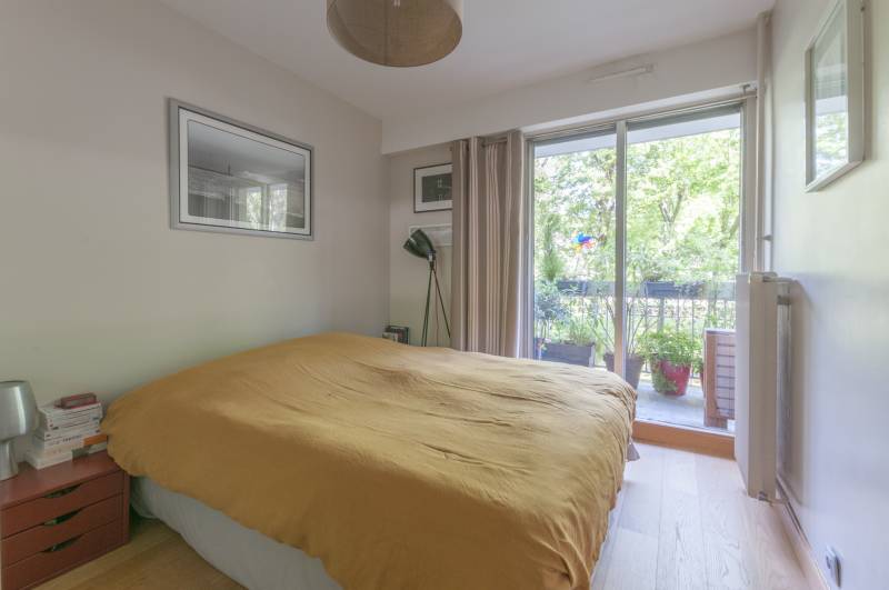 Chambre 1 - Appartement T3 avec balcon - Paris 19 - Century 21 Assas Raspail