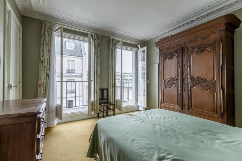 Appartement 4 pièces - à vendre - dernier étage avec balcon et ascenseur - 28 avenue de l'Observatoire, 75014 Paris