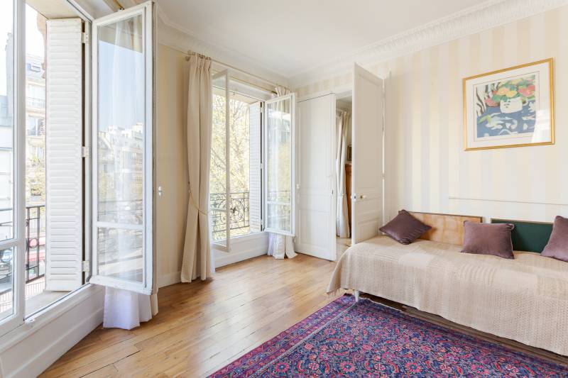 Appartement 3 pièces - Paris 14ème / limite 6ème : rue Léopold Robert - Boulevard du Montparnasse | métro Vavin  