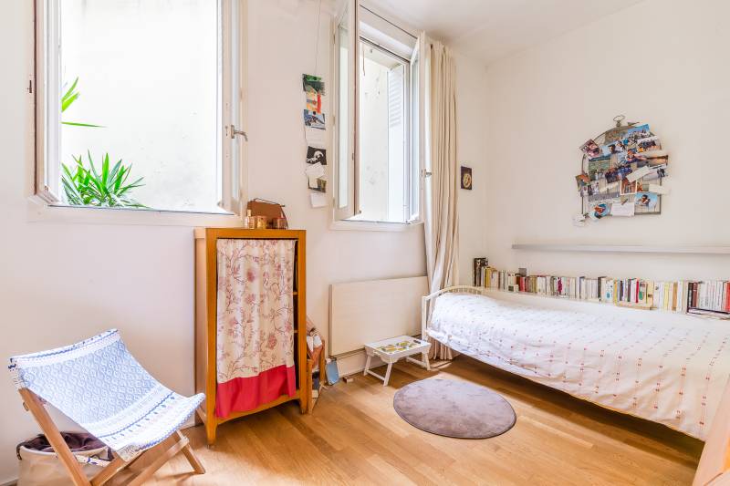 Chambre 2 - appartement T3 vendu par notre agence Century 21 Assas Raspail 75006