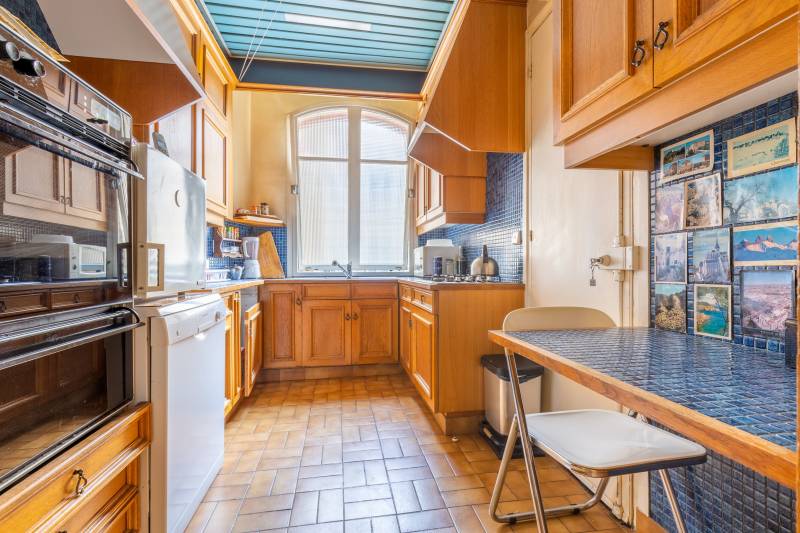SOUS OFFRE - Appartement familial 5 pièces à rénover au 4ème étage avec ascenseur - Paris 14ème : Boulevard Raspail | Denfert-Rochereau  