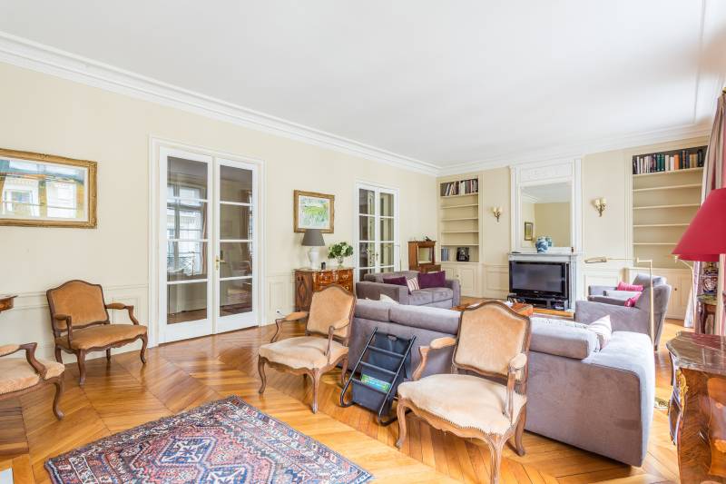 NON DISPONIBLE CAR ACTUELLEMENT LOUÉ - Appartement familial en étage élevé avec 4 chambres - Paris 6ème : rue Huysmans 