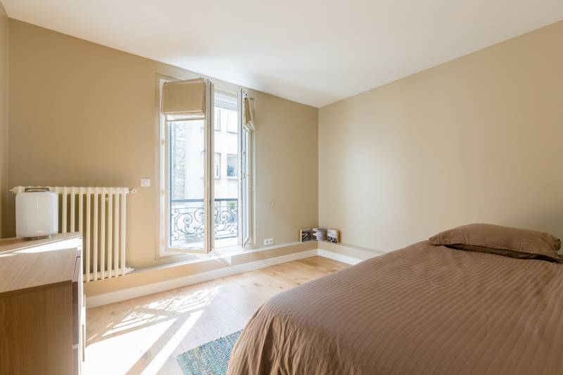NON DISPONIBLE - Location vide - Appartement 3 pièces avec 2 chambres - Paris 14ème / limite 6ème : Boulevard du Montparnasse - métro Vavin  