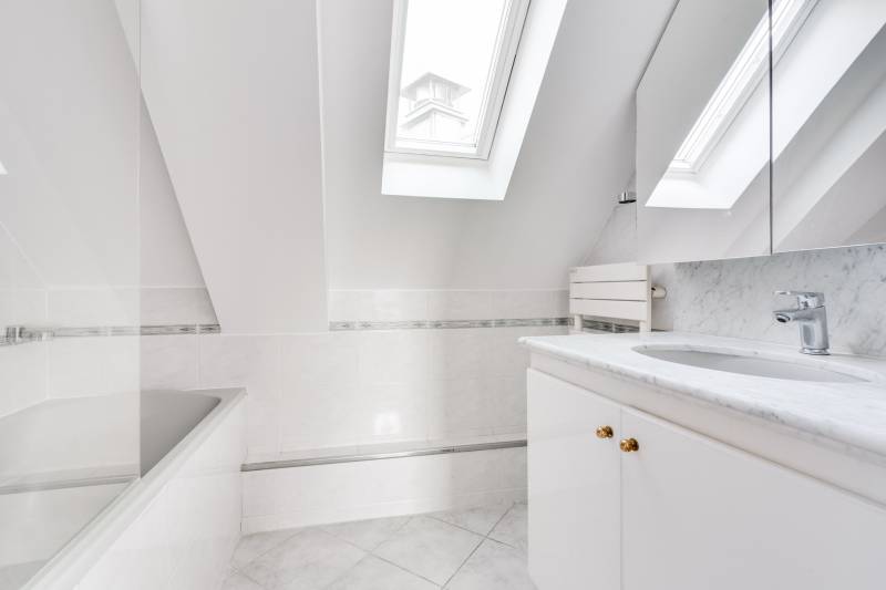 Studio pied-à-terre au 6ème et dernier étage avec ascenseur - Paris 6ème : rue de Rennes | Saint-Germain-des-Prés  