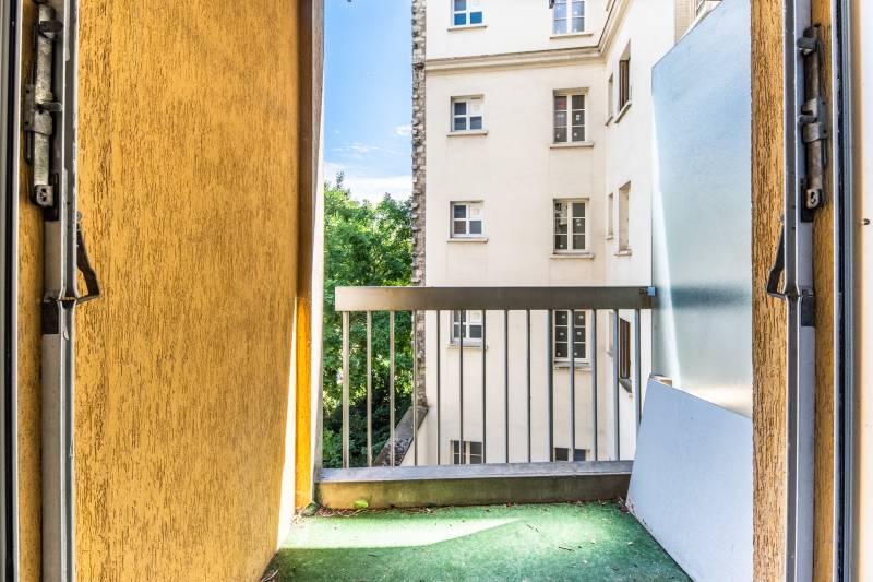 Appartement 2 pièces au 4ème étage avec ascenseur, balcon et parking : Paris 6ème : impasse Robiquet | quartier Notre-Dame des Champs  