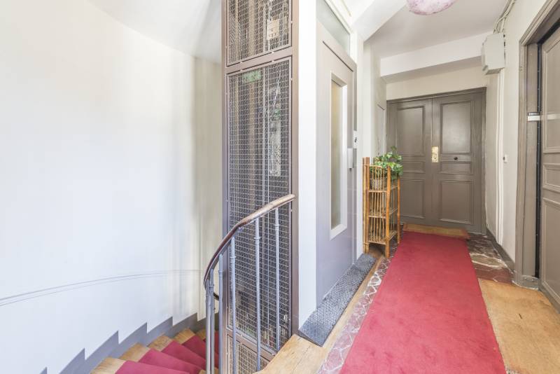 Appartement 2 pièces au 5ème et 6ème étage avec ascenseur - Paris 7ème : rue de Bellechasse | métro Solférino  