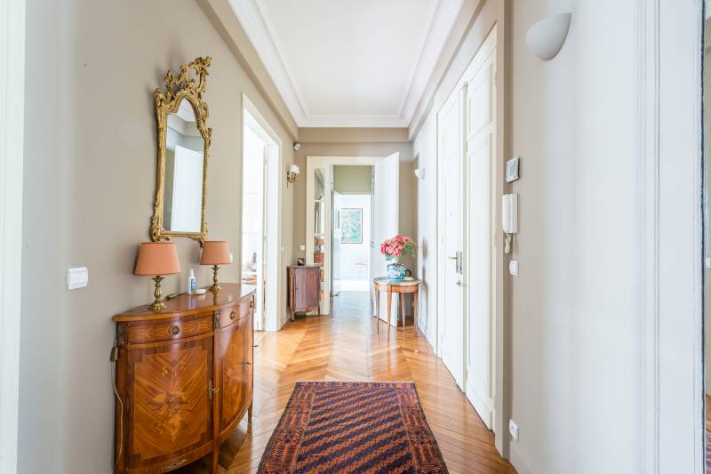 NON DISPONIBLE CAR ACTUELLEMENT LOUÉ - Appartement familial en étage élevé avec 4 chambres - Paris 6ème : rue Huysmans 