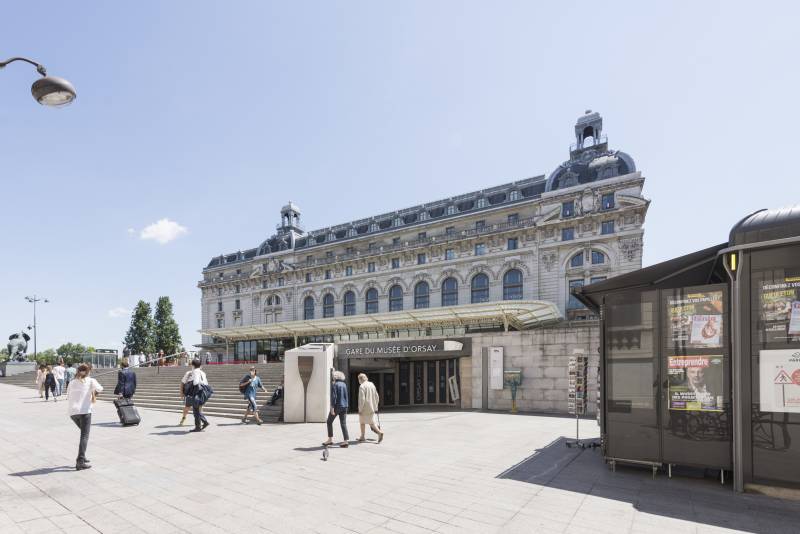Appartement 2 pièces au 5ème et 6ème étage avec ascenseur - Paris 7ème : rue de Bellechasse | métro Solférino  