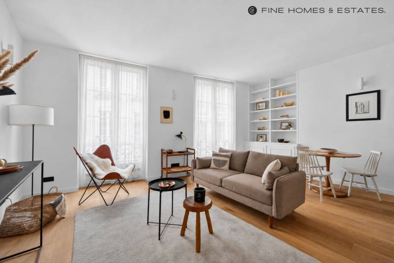 Appartement 2 pièces de 44m² entièrement rénové situé au 3ème étage - Paris 6ème : rue du Dragon  