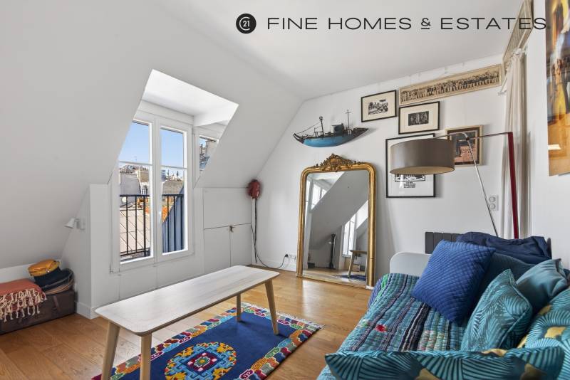 Appartement 3 pièces au calme avec balcons et vue dégagée situé au 5ème étage avec ascenseur : Paris 6ème : Boulevard Saint-Germain - métro Odéon  