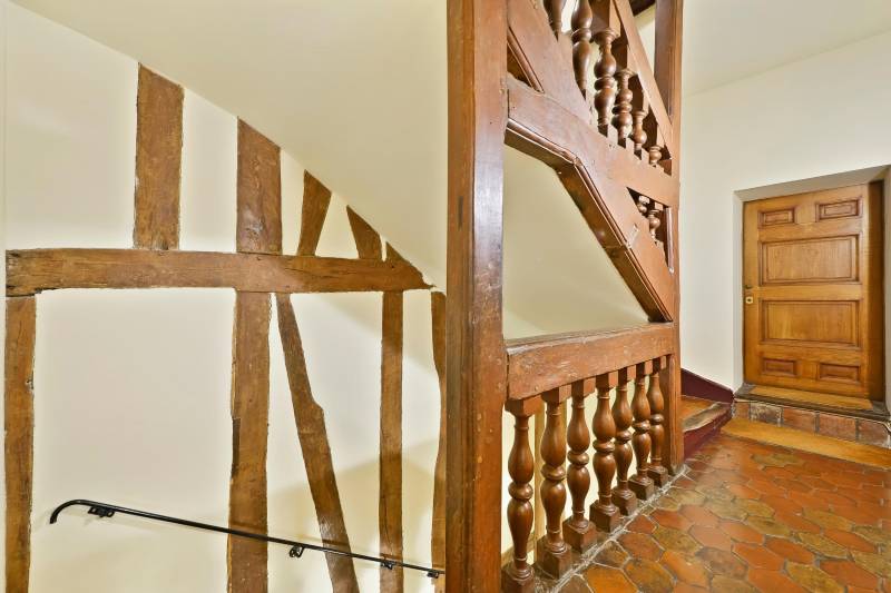 Atelier d'artiste atypique - Paris 6ème : rue Hautefeuille / quartier Monnaie  