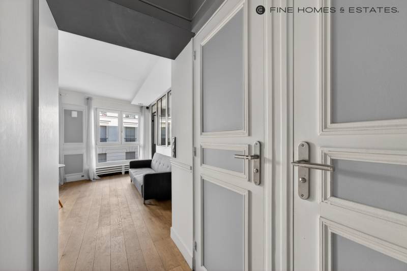 Appartement 2/3 pièces de 43 m² situé au 2ème étage avec ascenseur d'un immeuble semi-récent - Paris 6ème : rue du Cherche-Midi  