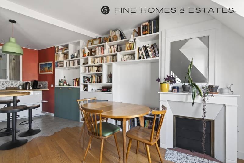 Appartement 3 pièces au calme avec balcons et vue dégagée situé au 5ème étage avec ascenseur : Paris 6ème : Boulevard Saint-Germain - métro Odéon  