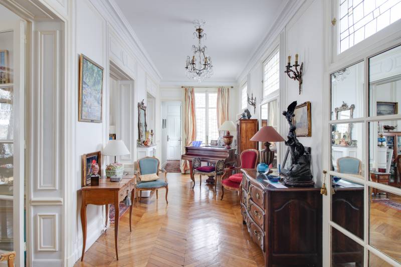 VENTE EN NUE-PROPRIETE - Appartement de réception de 175m² situé au 4ème étage avec ascenseur d'un immeuble de grand standing - Paris 6ème : rue Huysmans | Jardin du Luxembourg  