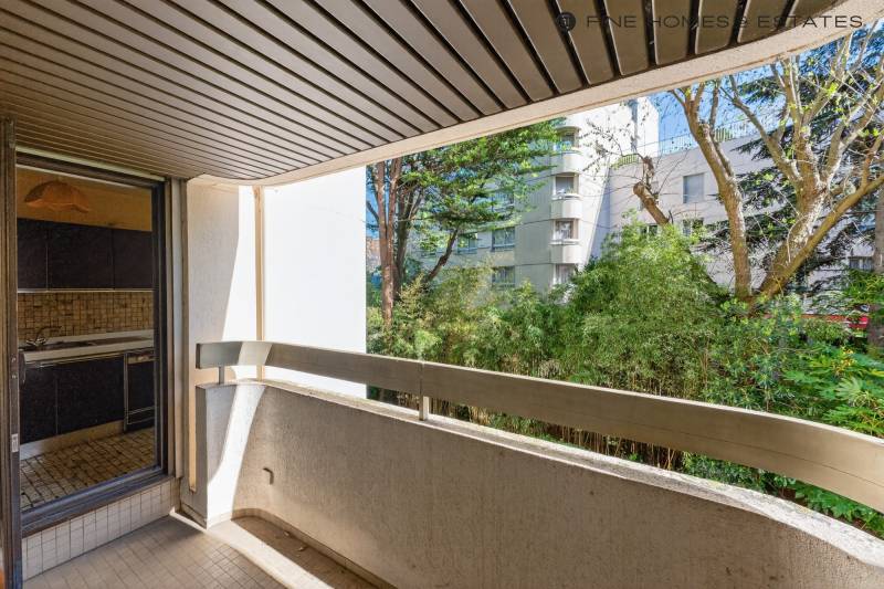 Appartement 2 pièces de 55 m² avec terrasse au sein d'un immeuble semi-récent - Paris 6ème : rue Notre-Dame des Champs  