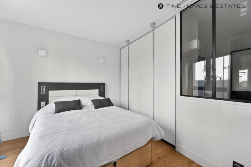 Appartement 2/3 pièces de 43 m² situé au 2ème étage avec ascenseur d'un immeuble semi-récent - Paris 6ème : rue du Cherche-Midi  