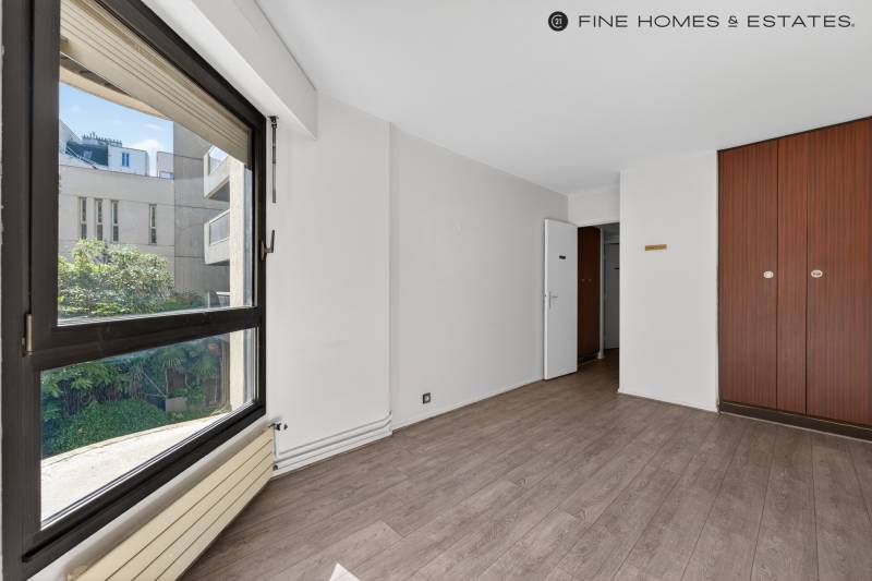Appartement 2 pièces de 55 m² avec terrasse au sein d'un immeuble semi-récent - Paris 6ème : rue Notre-Dame des Champs  
