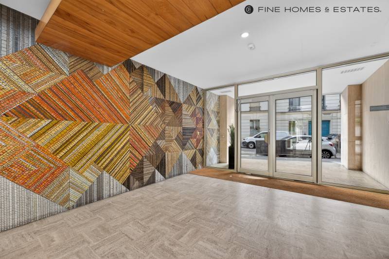 Appartement 2/3 pièces de 43 m² situé au 2ème étage avec ascenseur d'un immeuble semi-récent - Paris 6ème : rue du Cherche-Midi  