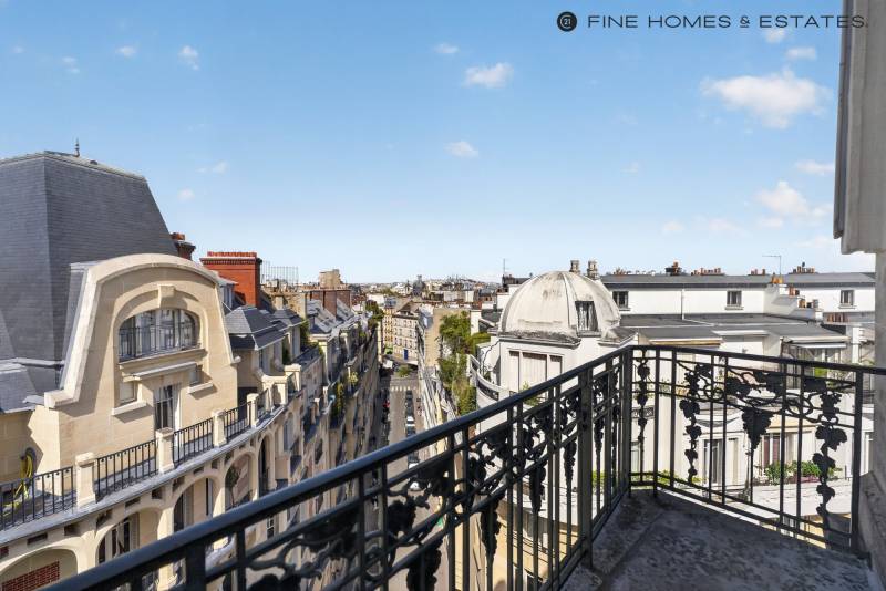 Appartement 5 pièces en étage avec ascenseur - terrasse et balcon - vue dégagée - Paris 6ème : rue Huysmans - proche du Jardin du Luxembourg  