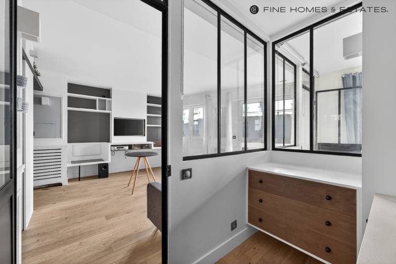 Appartement 2/3 pièces de 43 m² situé au 2ème étage avec ascenseur d'un immeuble semi-récent - Paris 6ème : rue du Cherche-Midi  