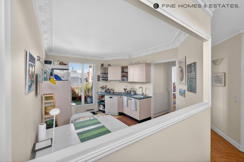 Appartement 5 pièces en étage avec ascenseur - terrasse et balcon - vue dégagée - Paris 6ème : rue Huysmans - proche du Jardin du Luxembourg  