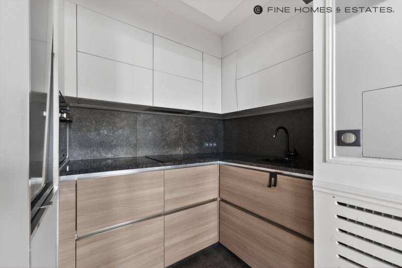 Appartement 2/3 pièces de 43 m² situé au 2ème étage avec ascenseur d'un immeuble semi-récent - Paris 6ème : rue du Cherche-Midi  