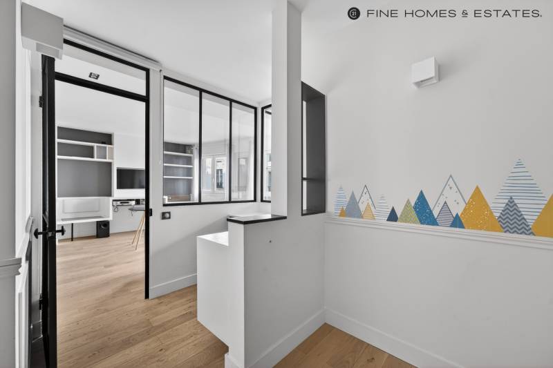 Appartement 2/3 pièces de 43 m² situé au 2ème étage avec ascenseur d'un immeuble semi-récent - Paris 6ème : rue du Cherche-Midi  