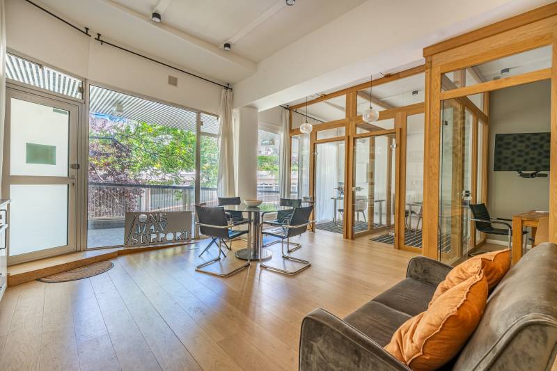 Bureaux rénovés à Montparnasse - Century 21 Assas Raspail