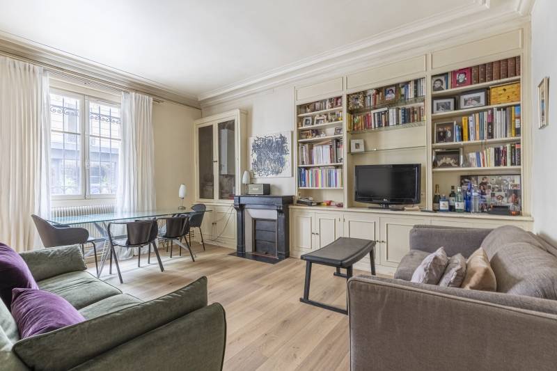 Appartement deux pièces vendu loué - proximité Le Bon Marché - Paris 6ème : rue d'Assas - métro Rennes  