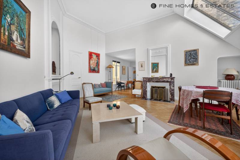 Appartement 5 pièces en étage avec ascenseur - terrasse et balcon - vue dégagée - Paris 6ème : rue Huysmans - proche du Jardin du Luxembourg  