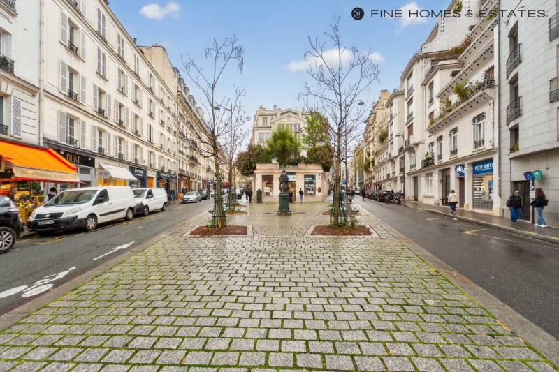 Appartement 2 pièces en duplex situé dans un immeuble ancien : Paris 6ème : rue Vavin - quartier Notre-Dame des Champs  