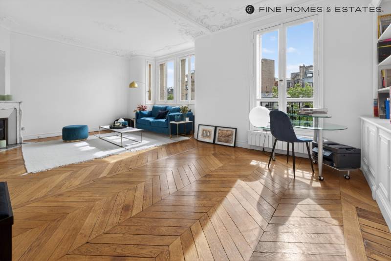 Appartement 4 pièces de 88 m² au 5ème étage avec vue dégagée - Paris 15ème : Avenue de Ségur - UNESCO  
