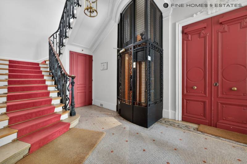 Appartement familial de 158m² avec 4 chambres - entièrement à rénover - Paris 6ème : Boulevard Raspail - métro Notre-Dame des Champs  