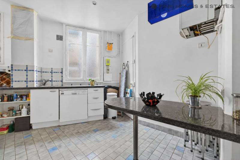 Appartement 4 pièces de 88 m² au 5ème étage avec vue dégagée - Paris 15ème : Avenue de Ségur - UNESCO  