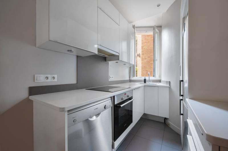 Appartement 3 pièces avec 2 chambres situé au rez-de-chaussée sur cour au calme - Paris 6ème : rue Notre-Dame des Champs  