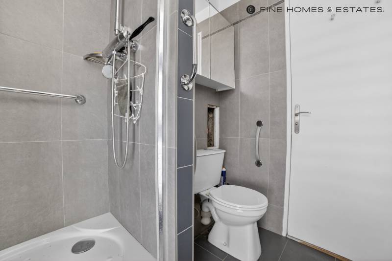 Appartement 2 pièces de 54 m² situé au 5ème étage avec ascenseur - Paris 14ème : Boulevard Edgar Quinet  